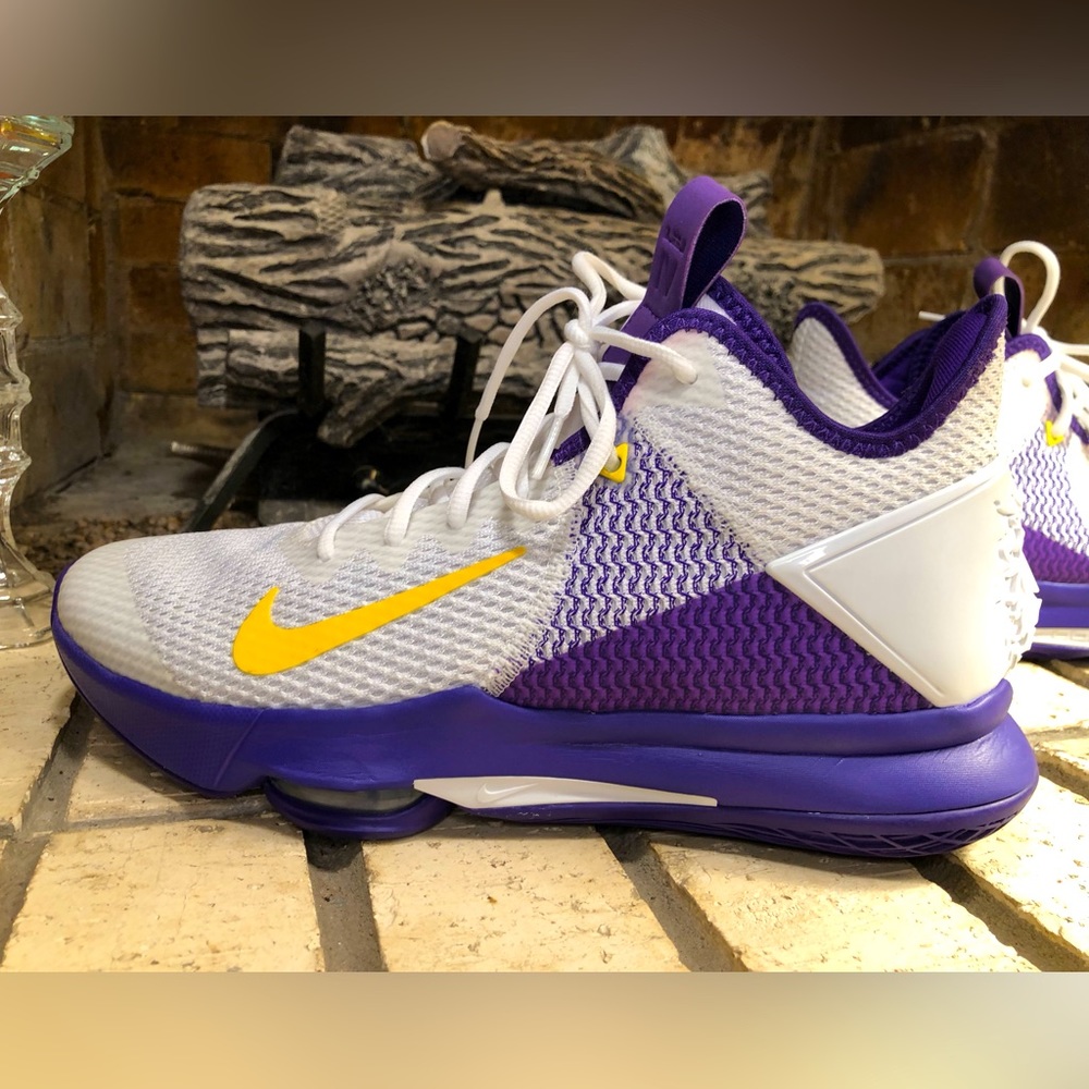 🤑PRICE DROP🤑 -  Nike - LeBron Witness IV - Los Angeles Lakers - Picture 11 of 16